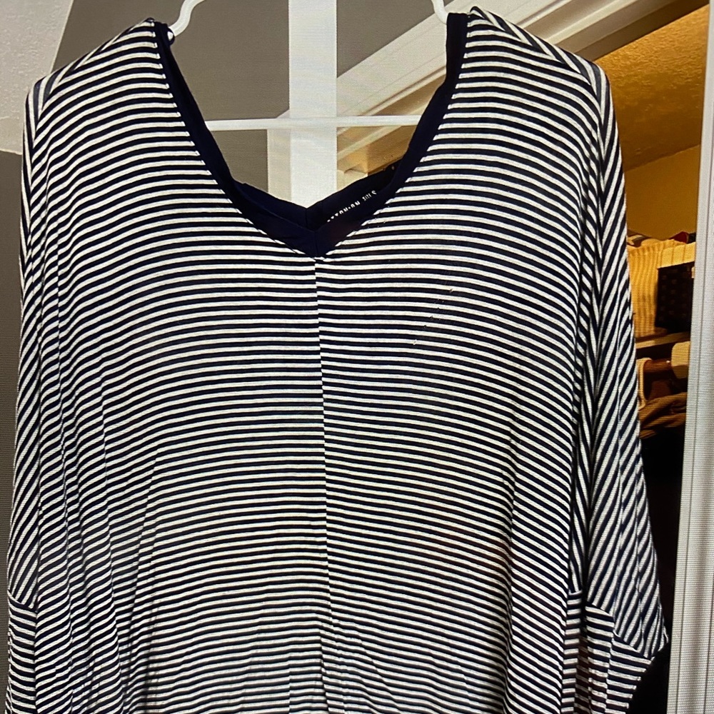 Cotton On V-neck stripped shirt